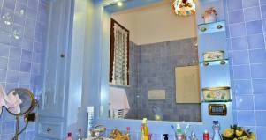 Mobile-bagno-in legno classico-celeste design esclusivo